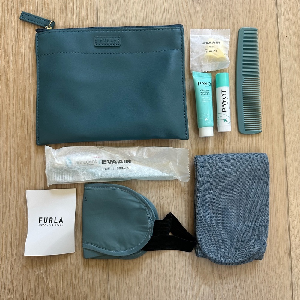 Furla x Eva air amenity kit